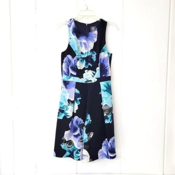 Vince Camuto Dresses & Skirts - Vince Camuto Sleeveless Blue Floral Dress Size 6